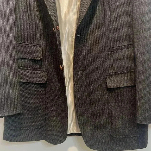 Red bridge Sports jacket designed in Italy in great condition! - Picture 3 of 10